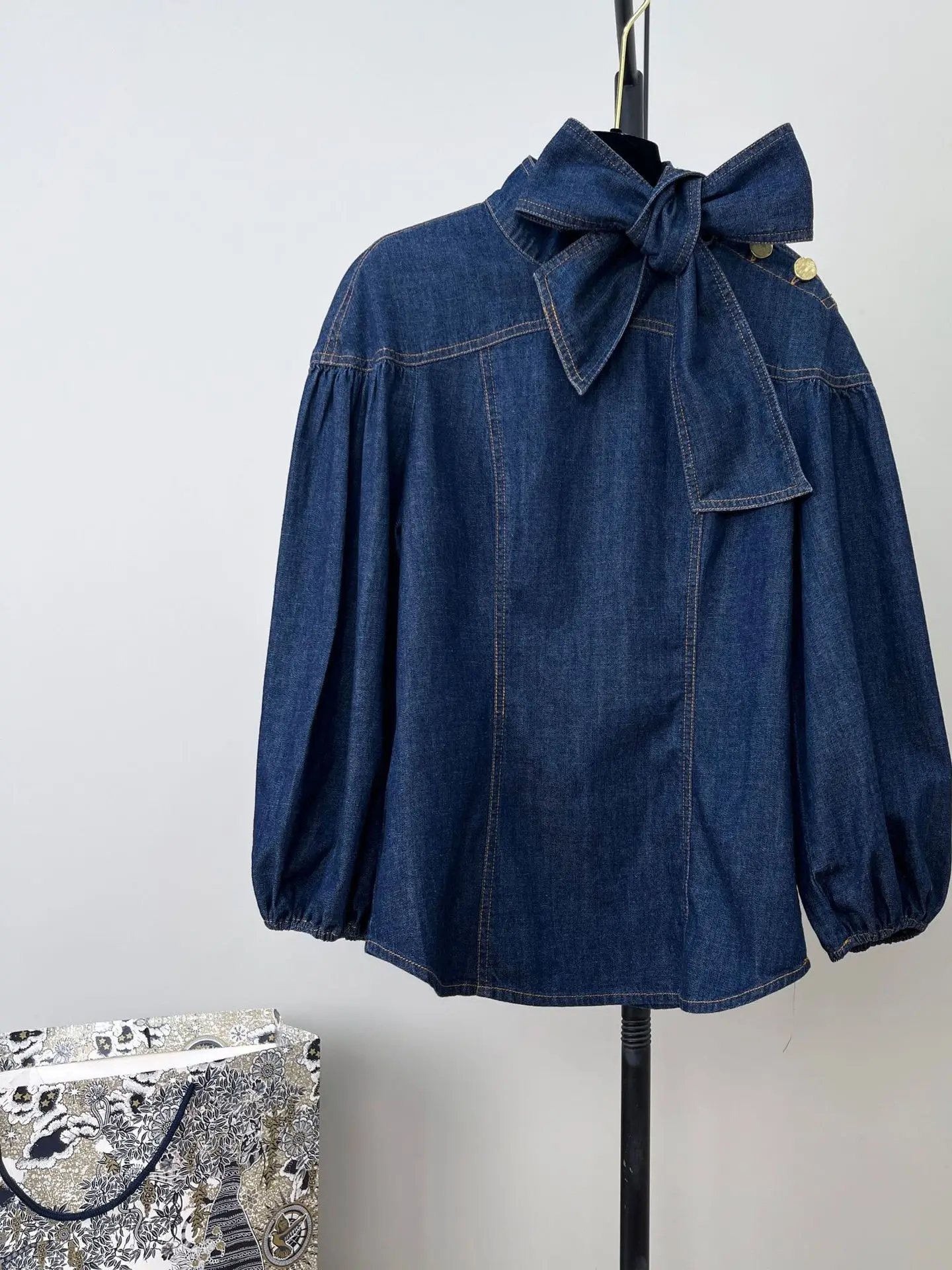 

Синяя джинсовая женская блузка 2025 года, новинка, с рукавом-фонариком 3/4, хлопковая, тонкая, стандартного кроя