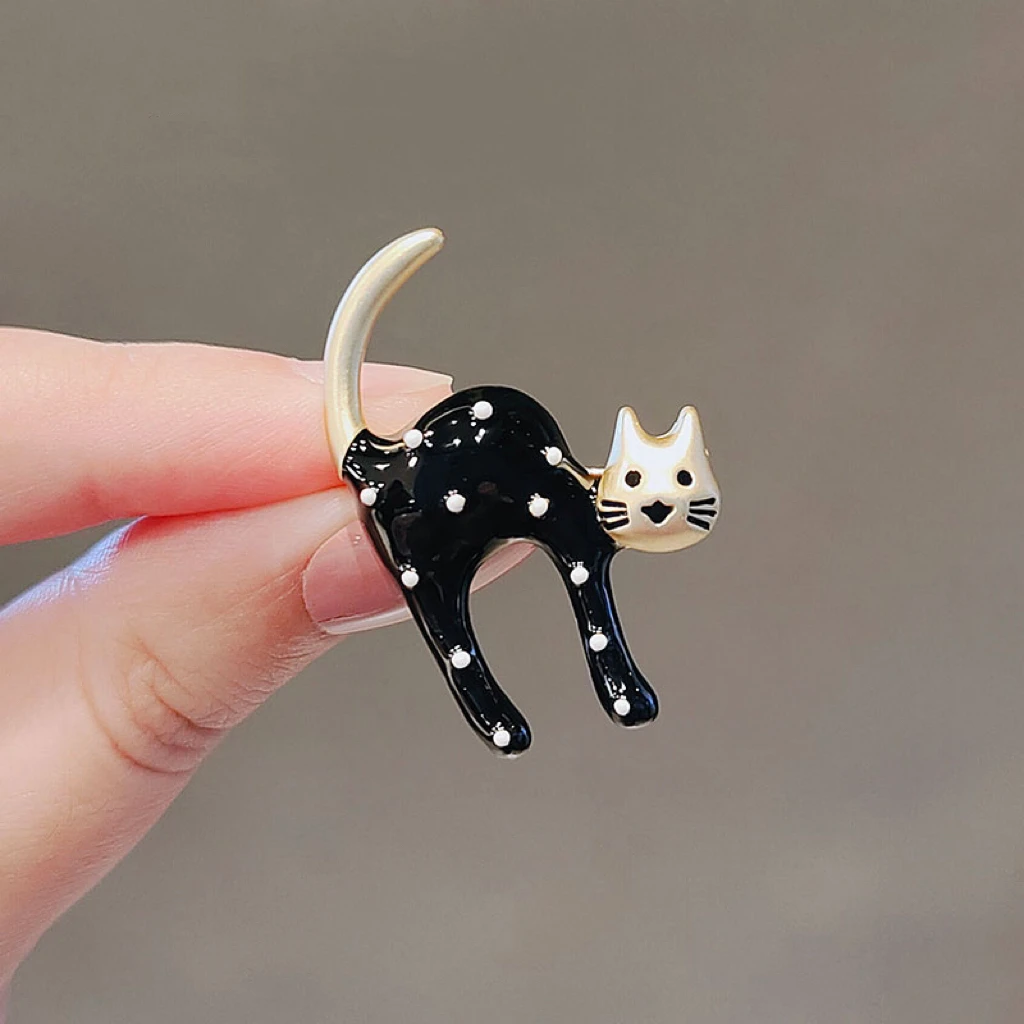 Creative Black White Enamel Cat Brooches For Women Girls Fashion Cartoon Cute Kitten Animal Brooch Clothing Accessories Jewelry