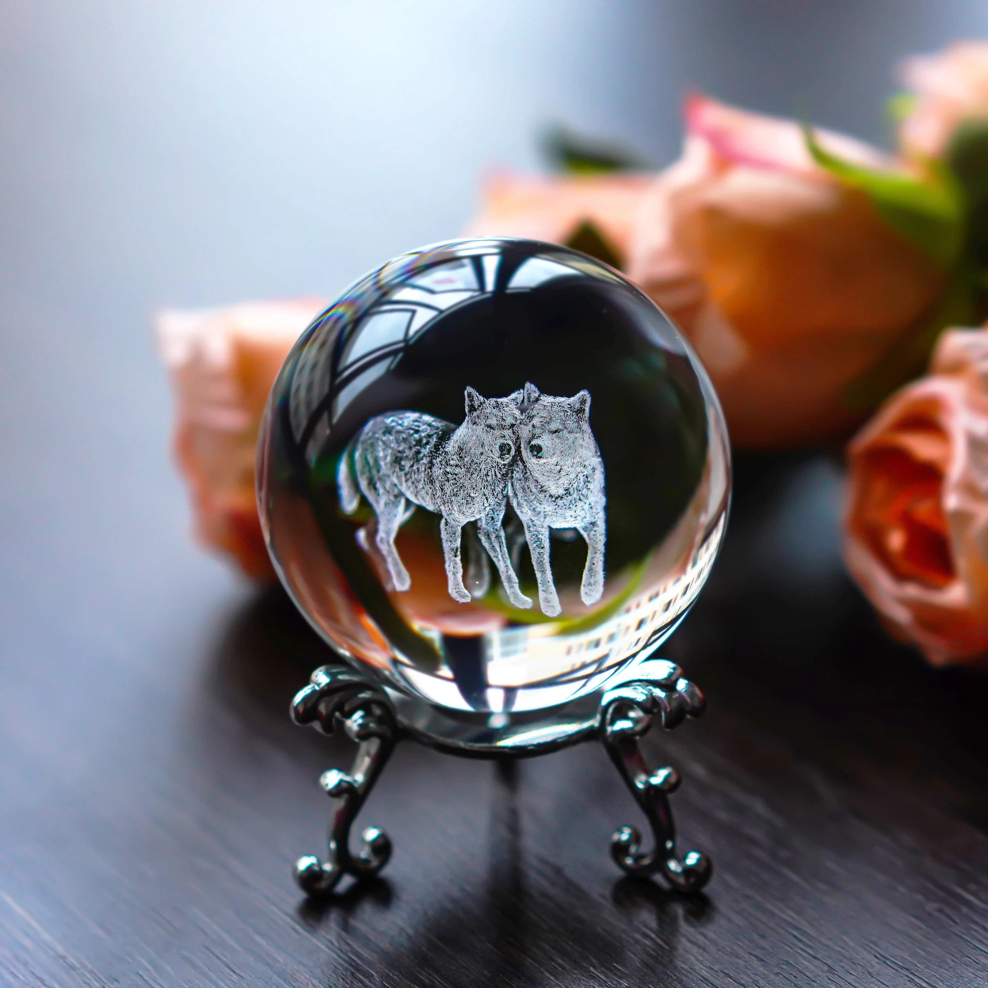 H&D 60mm Wolf Statue Crystal Decor Ball with Stand 3D Glass Laser Engraved Wolf Gift for Wolf Lovers， Home Office Paperweight