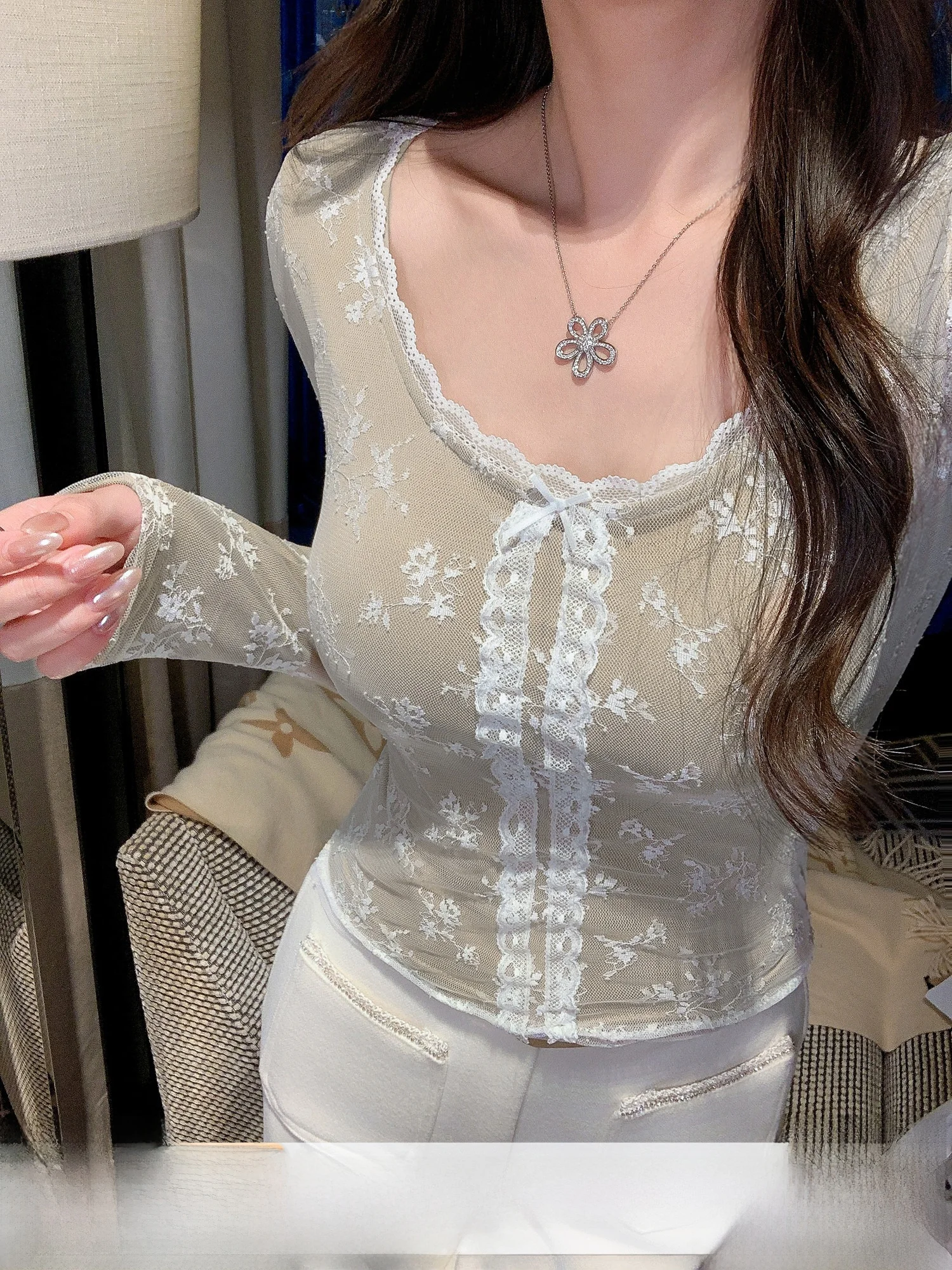 

Женская блузка с кружевной отделкой и флисовой подкладкой, французский стиль, приталенный крой, длинный рукав, повседневная, с цветочным узором, для подростков