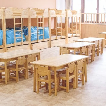 Scuola materna primaria scuola materna mobili per l'asilo nido in legno bianco bambino mezza luna scuola materna sedia e tavolo in legno per bambini