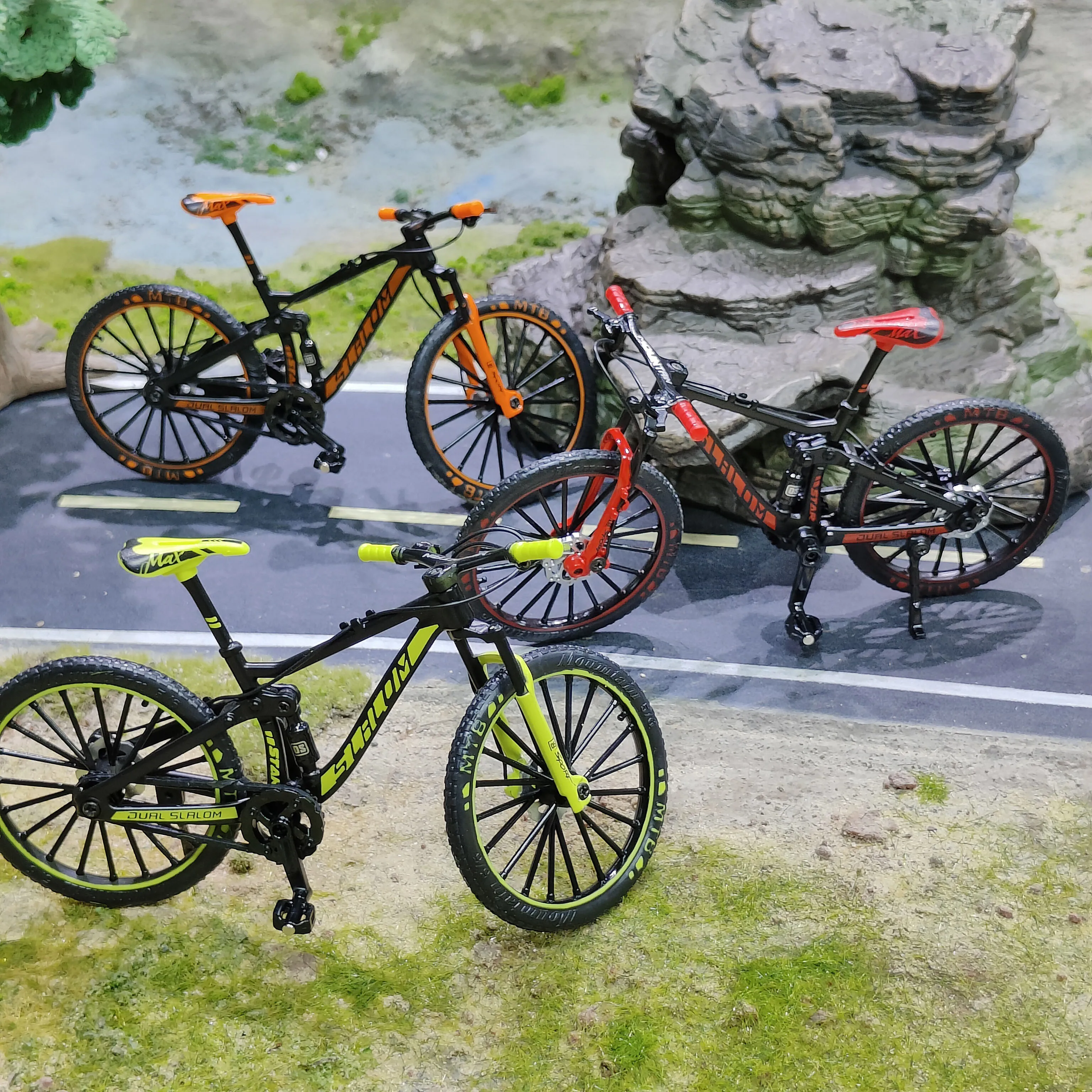Mini Finger Mountain Alloy Bicycle Diecast Model Metal Bike Racing Toy Bend Road Simulation Collection Toys for Childrens