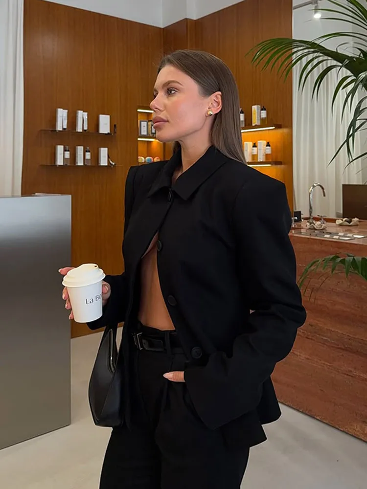 

Trendy Single Breast Shoulder Pad Suit Coat Fashion Black Short Blazer Solid Color Loose Jacket 2025 New Autumn Commuting Wear