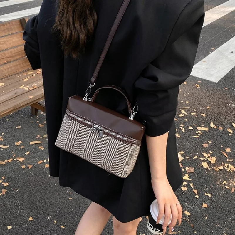 

High-End Women's Crossbody-Bag Crafted From Sheepskin Leather Featuring Elegant Ljubljana High-End Vintage Lightweight Look​