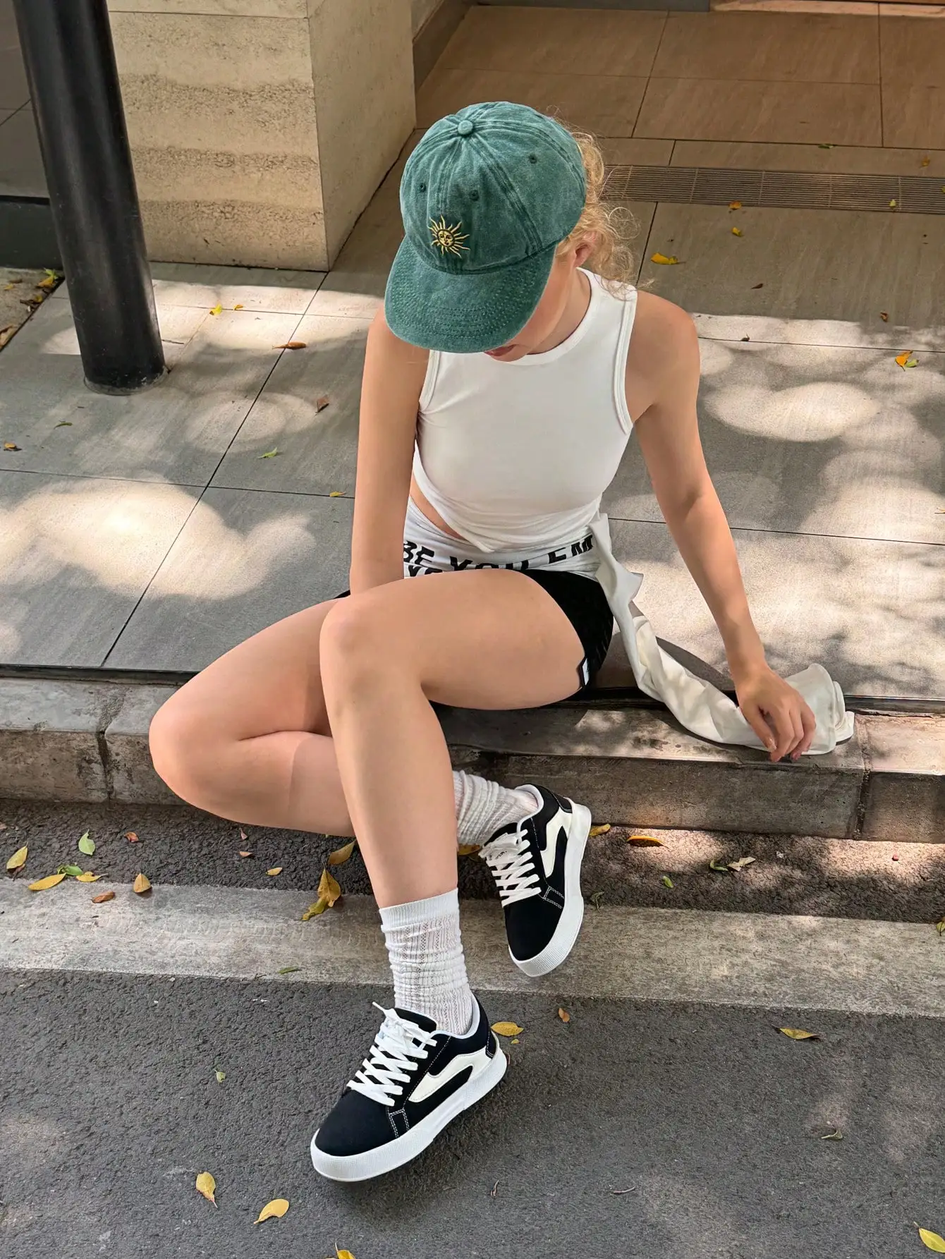 

Sun Embroidery Adjustable Baseball Cap,Breathable Golf Sun Hat For Unisex,Y2K Couple MusicFest Back To School Outdoor Sport