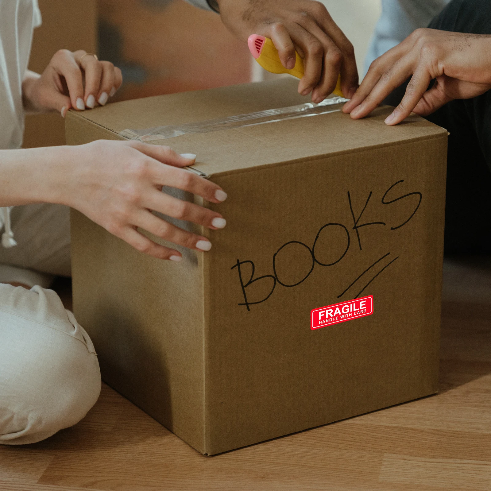 Рисунок 6 - 2 рулона хрупких наклеек