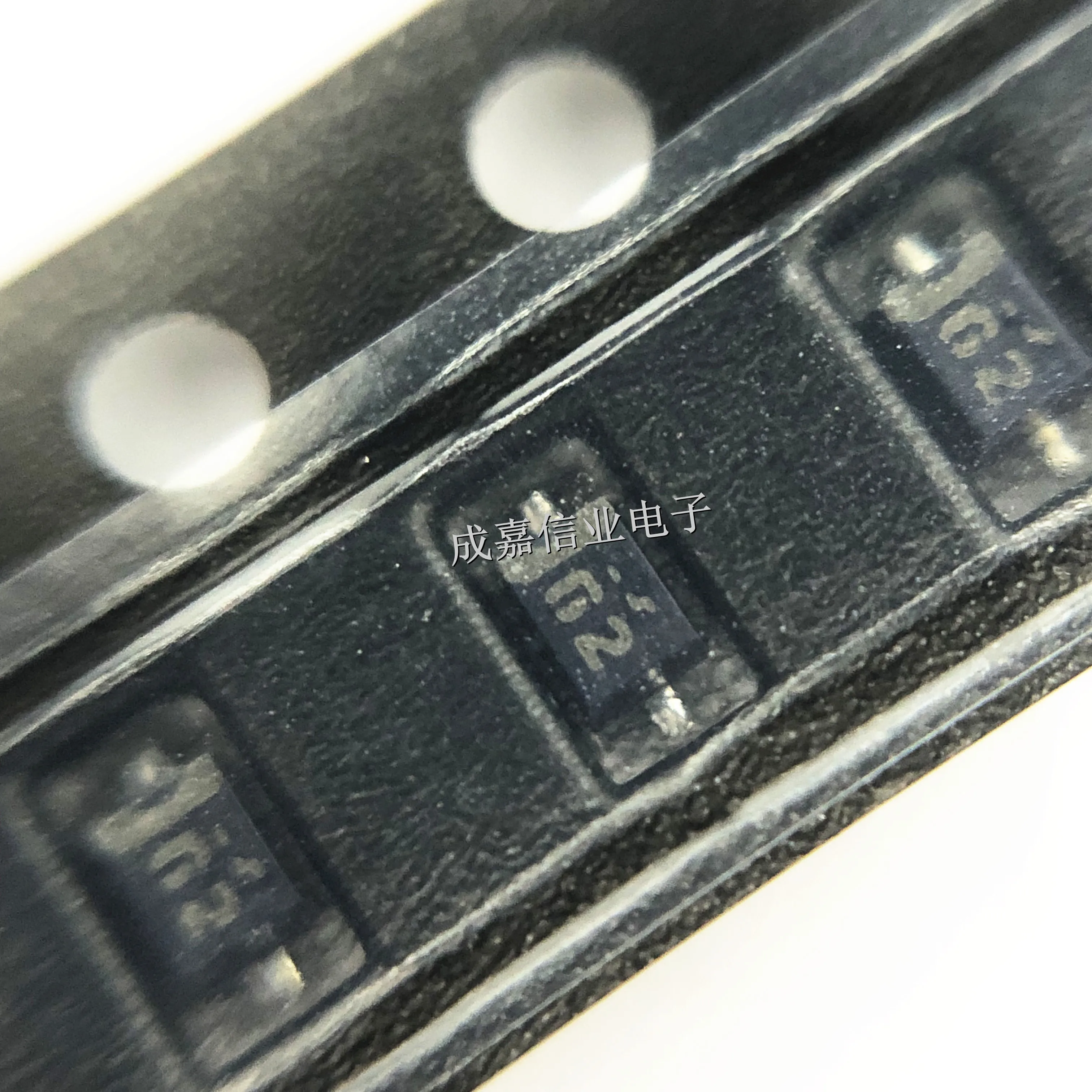 100 ชิ้น/ล็อต UDZVTE-173.6B SOD-323-2 เครื่องหมาย; 62 UDZ3.6B Zener ไดโอดไดโอด Zener Sgl 3.6V 200mW อุณหภูมิในการทํางาน:-55C-+ 150C