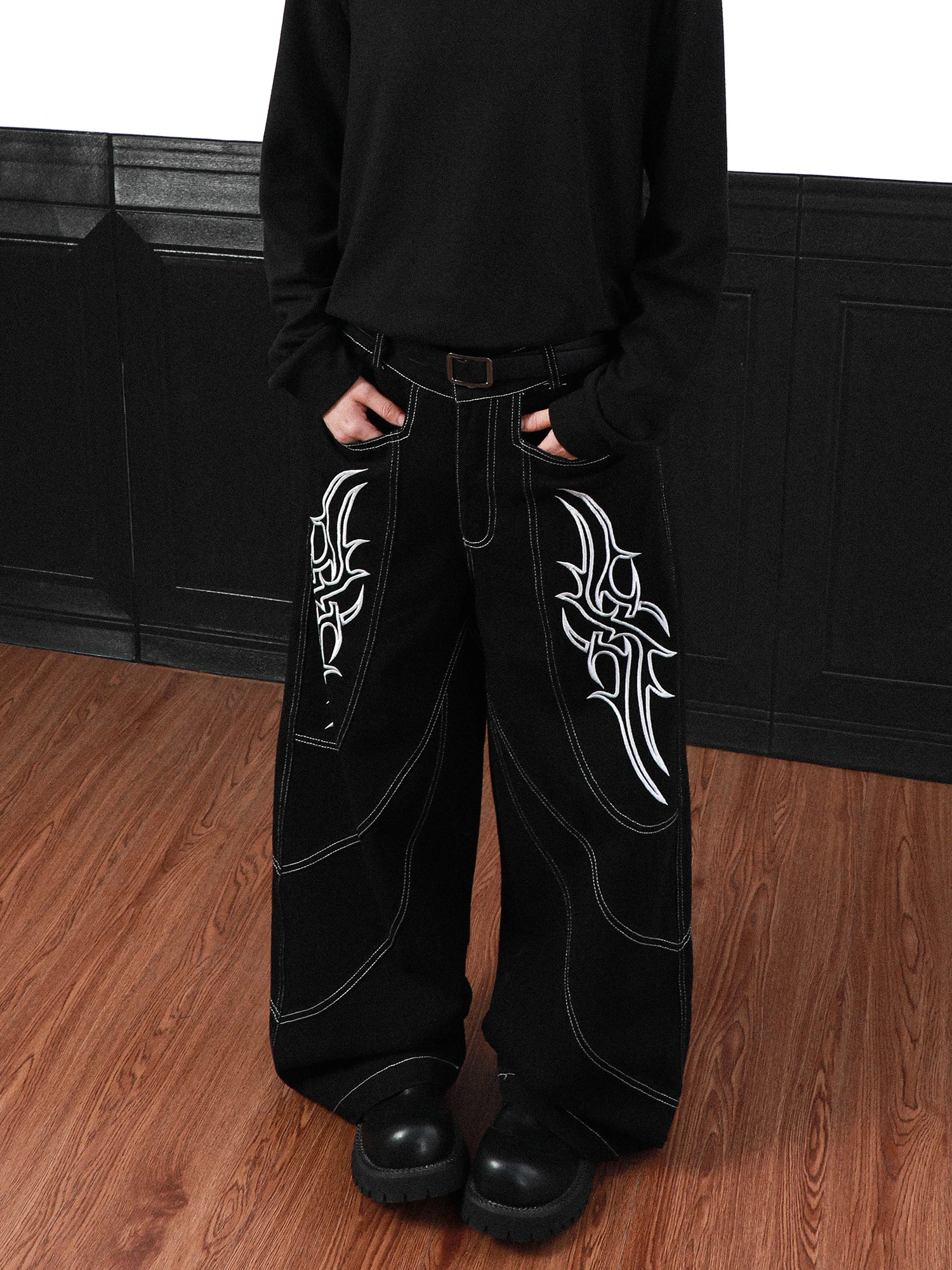 

Retro Loose Fit Jeans with Embroidered Thorn Detailing ex Long Straight Leg Casual Jeans for Teens All Seasons