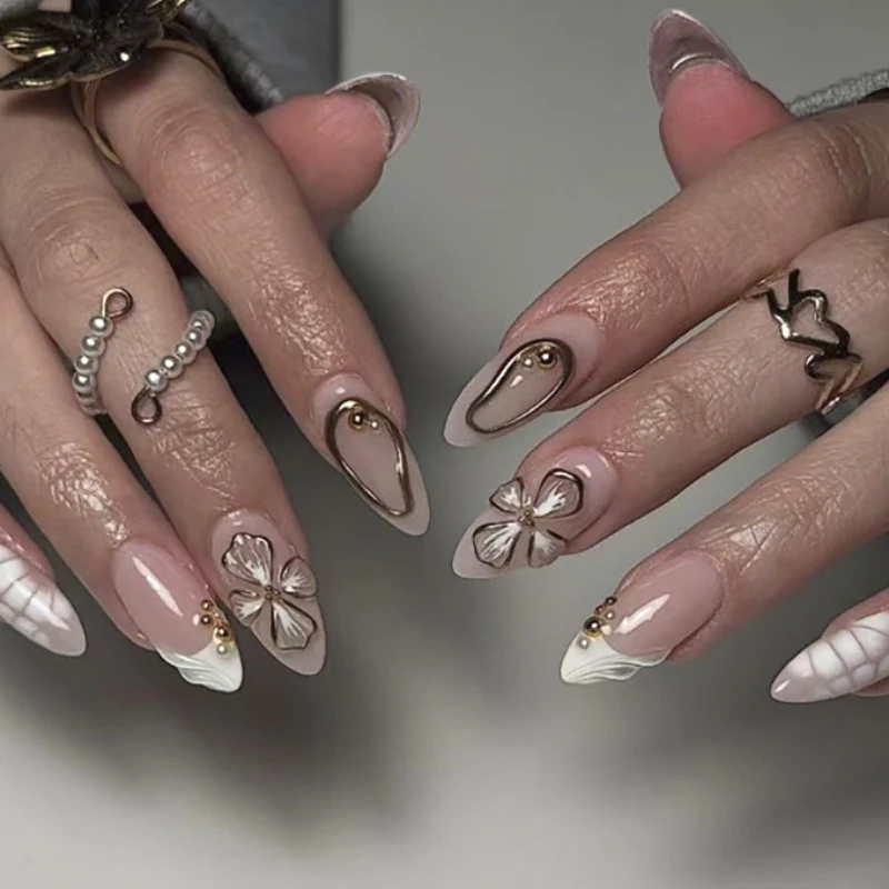 

White Petal French Pearl Metal Bead Nail Art 3D Water Ripple Flowers False Nails Detachable Finished Fake Nails Press on Nails