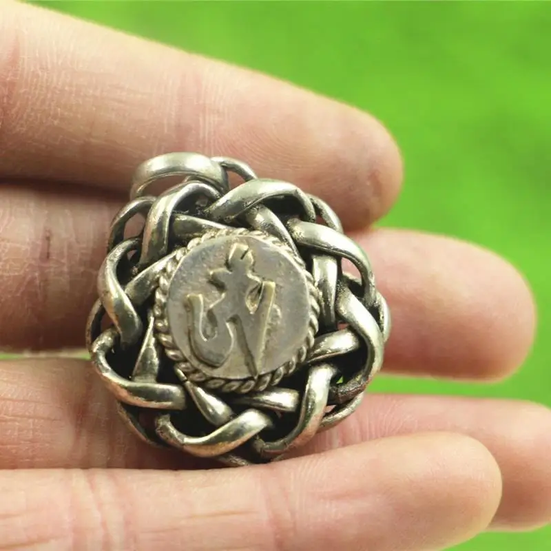 Tibetan Prayer Box for Man Copper Antiqued OM Mantras Amulets Pendant Nest TGB071