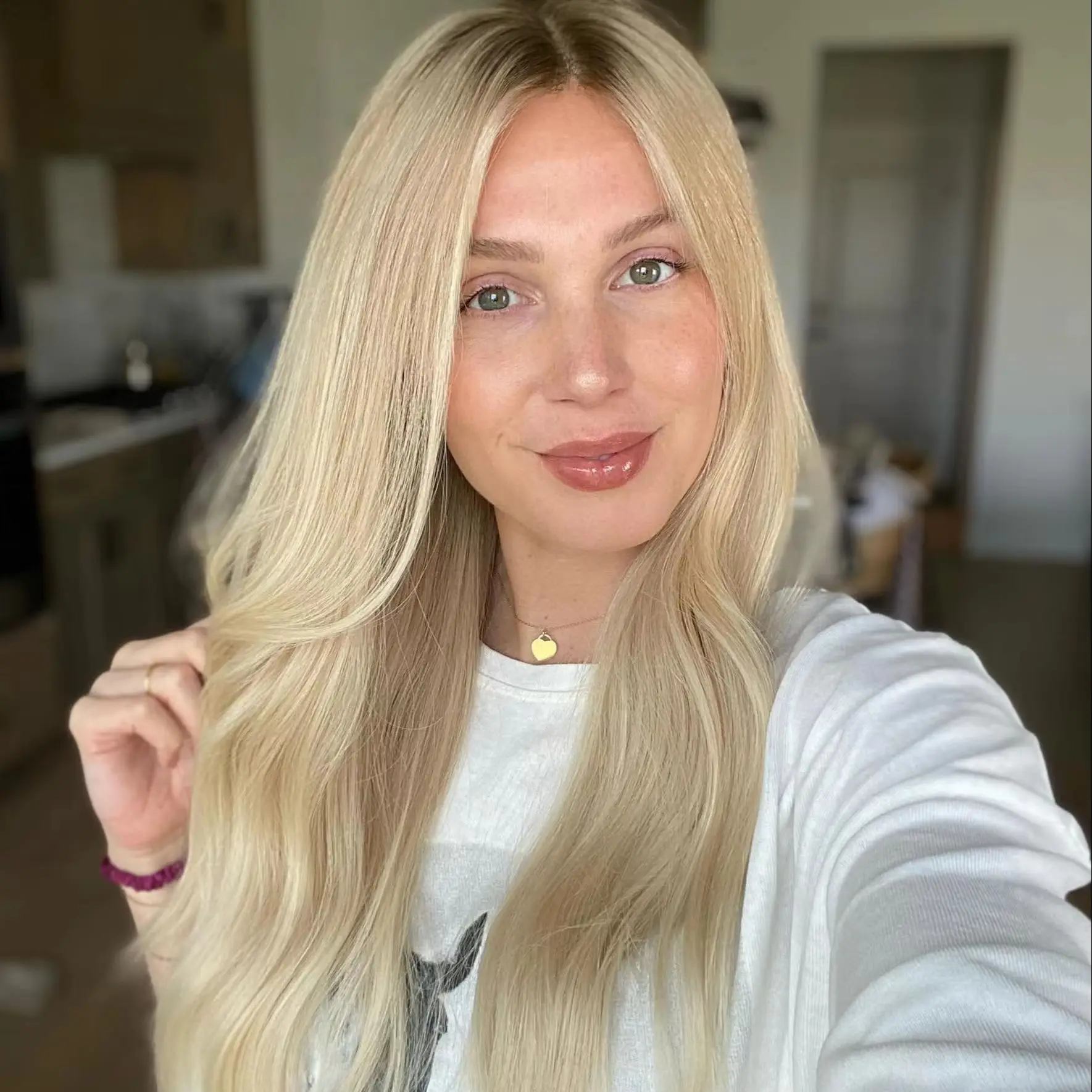 luxury-slightly-wave-preplicked-hairline-hair-swiss-hd-transparent-lace-ombre-light-blonde-lace-frontal-wig-with-shadow-roots