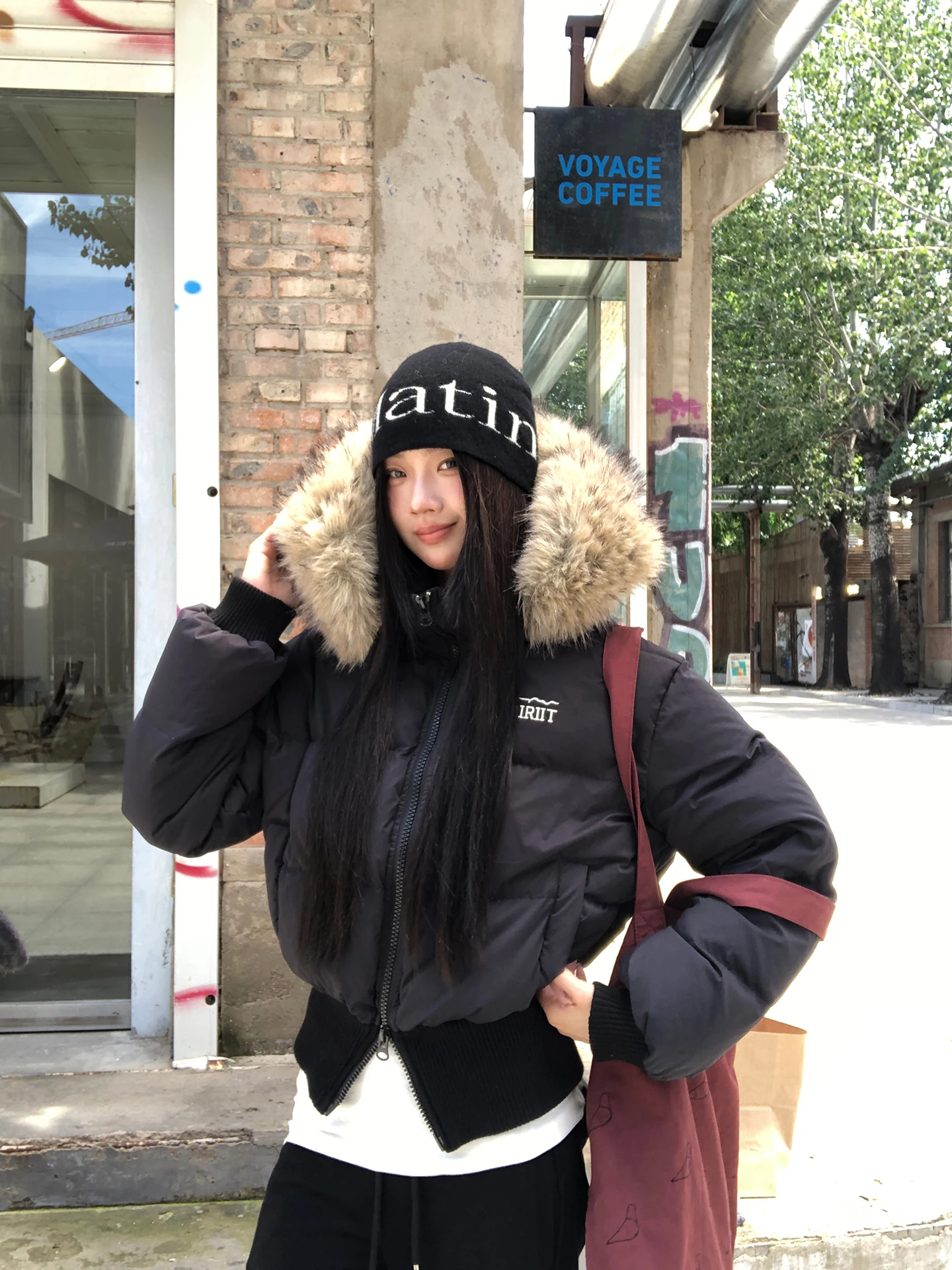 سترة نسائية قصيرة من ريد سيليبريتي ستوديو، مصنوعة من ريش البط الأسود، موديل شتاء 2025 الجديد، 90% ريش بط أبيض، دافئة وأنيقة ل...