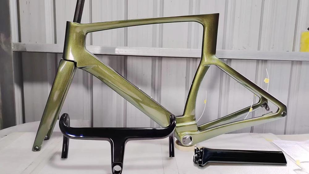 Carbon Road Bike Frame with Disc Brake Full Inner Cable, Coustomized Color Bicycle Frameset