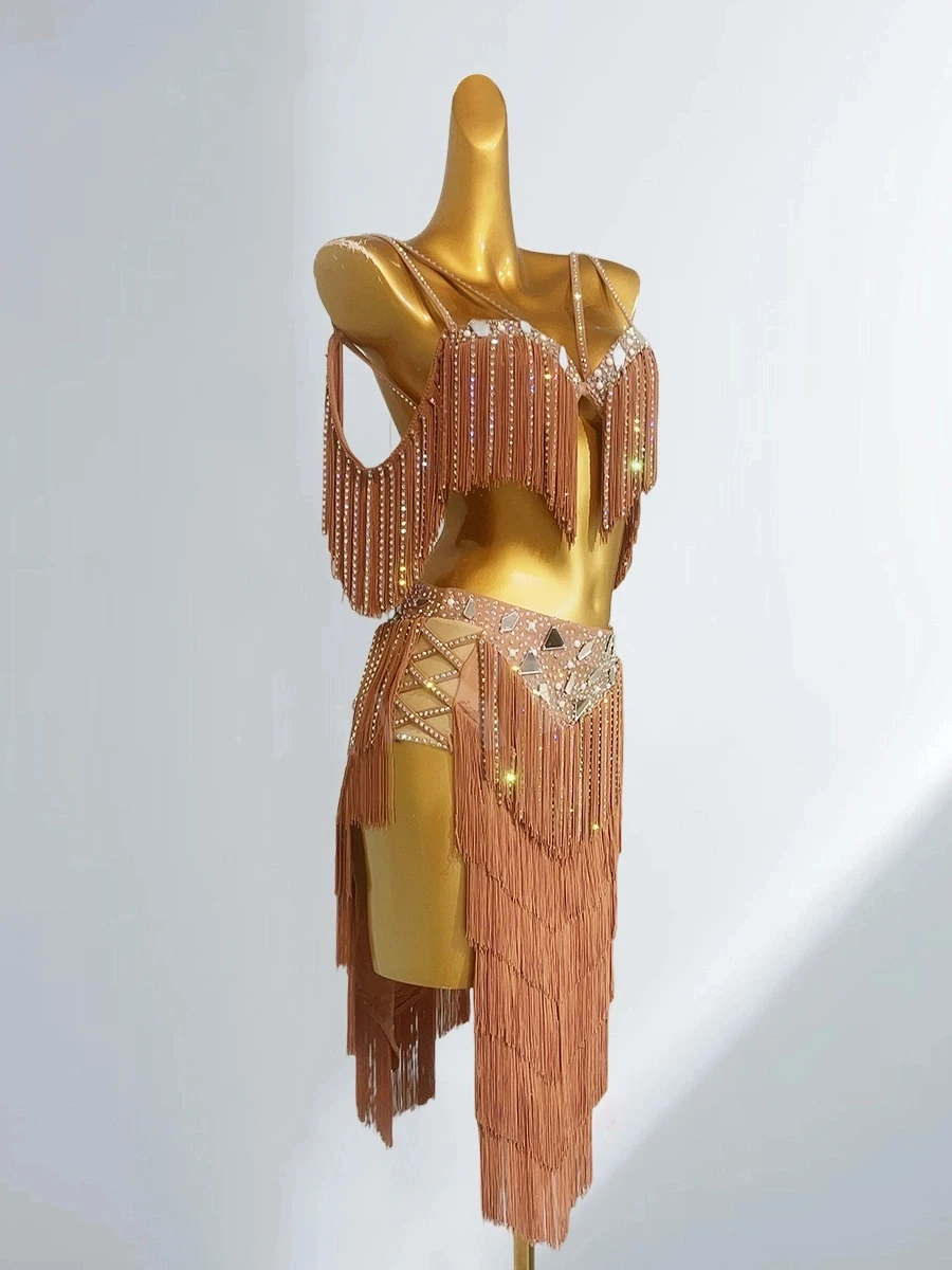 ベリーダンス衣装 2025年新作 タッセル付きトップスとスカートのセット パフォーマンスドレス ボールオープニングダンス パフォーマンスドレス 女性用