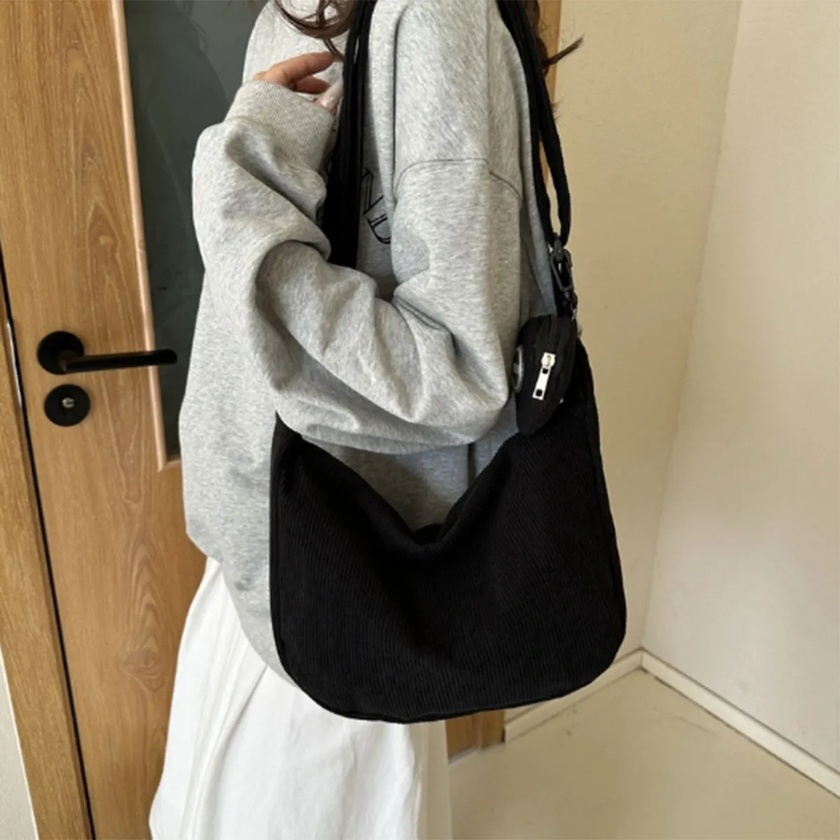 Black fashion simple corduroy women\'s bag texture child mother bag leisure commuter single shoulder crossbody bag a package