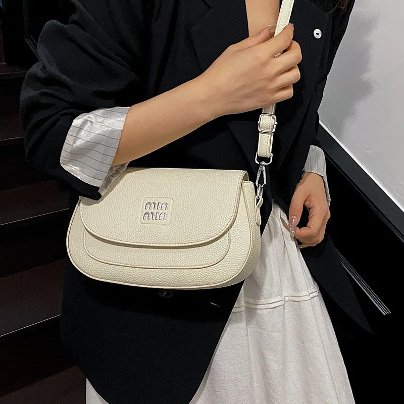 

Korean Version of Niche Trend Shoulder Bag 2025 New Fashion Temperament Messenger Bag Premium French Style