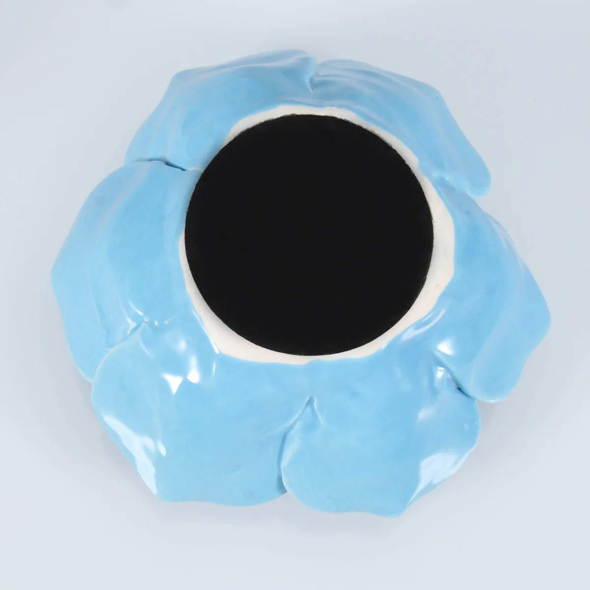 

Ceramic Lotus Blue Holder Flower Shape Tea Light Holder Home Decoration Glazed Pottery Lotus Petals Style Candlesticks