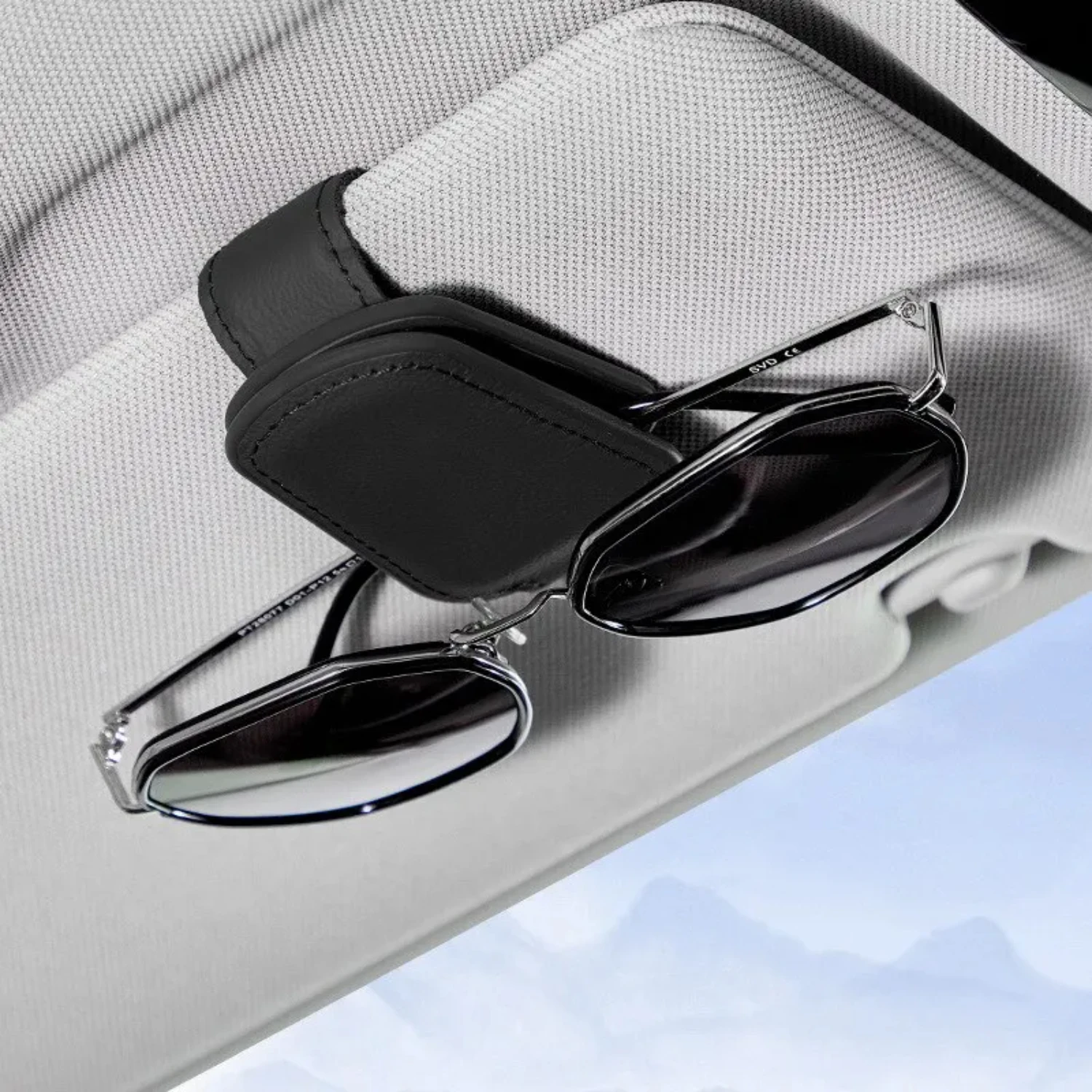 

Easy Access Convenient and Stylish Black PU Leather Car Sun Visor Sunglasses Clip with Practical Stable and Creative Multifuncti