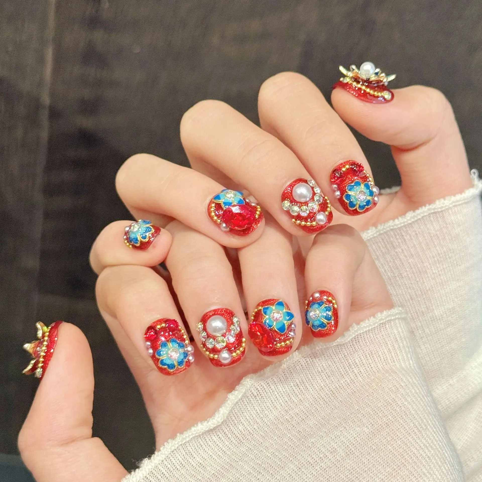 10pcs Red Makeup and Blue Rhyme Handmade Nails Pearl and Diamond Jewelry Press on Nail Short Oval False Nail for Women&Girl