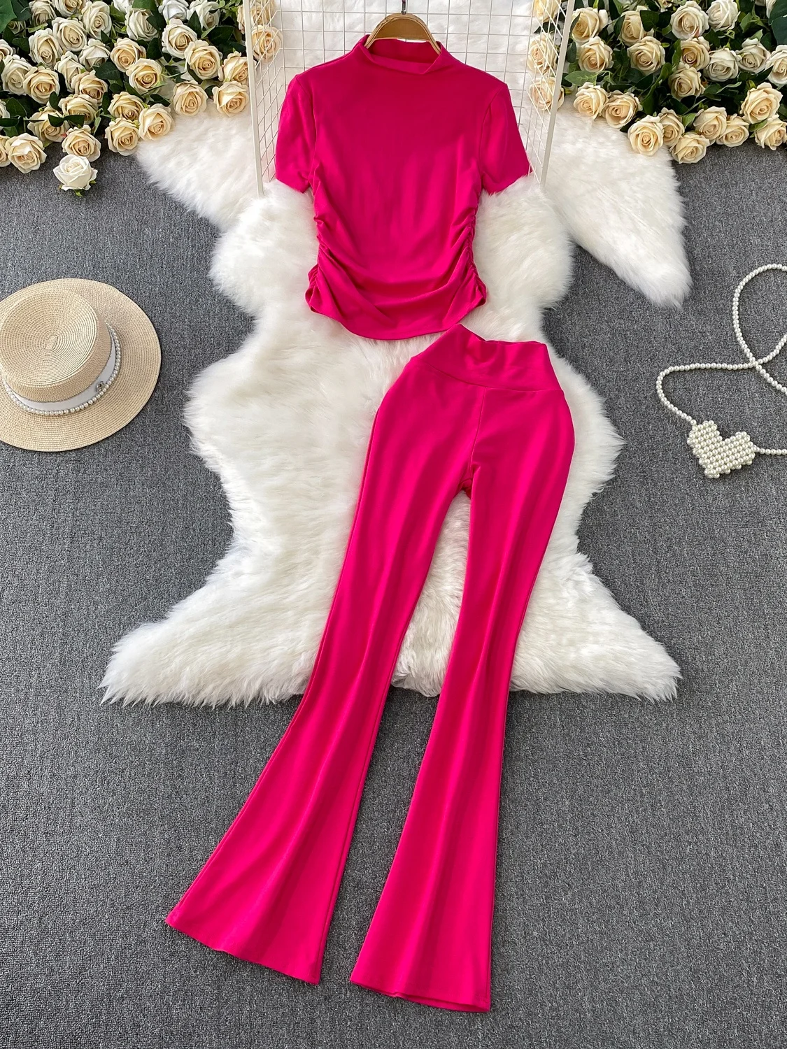 

Slim Fit High Ne T-irt And Bell Bot Pants Two Piece Set mat Color Design with Pleats on Both Sides