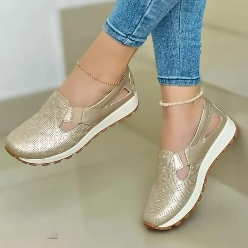 أحذية السيدات 2025 الصيف الانزلاق على المرأة أحذية فلكنيز موضة الجوف خارج أحذية رياضية النساء في الهواء الطلق تنفس حذاء مسطح غير رسمي