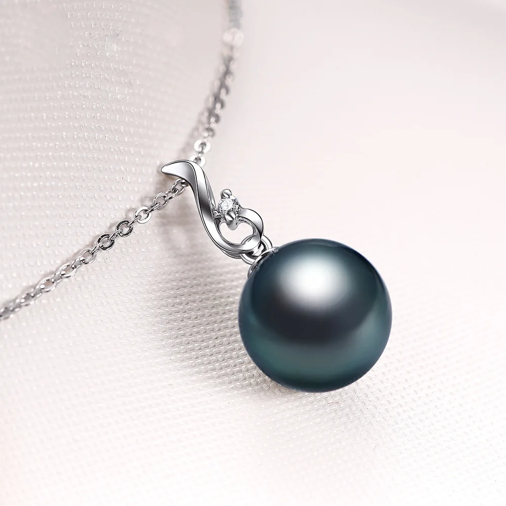 Stunning and Elegant Natural-Looking Tahitian Black Pearl Necklace for Women