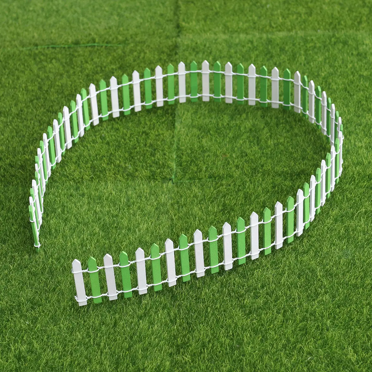 

Light Green and White Mini Wood Fence for Fairy Gardens Micro Landscapes Christmas Tree Decor Mini House Courtyard Hotel Garden