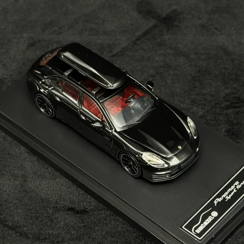 In Stock RM 1:64 Panamera station wagon alloy model