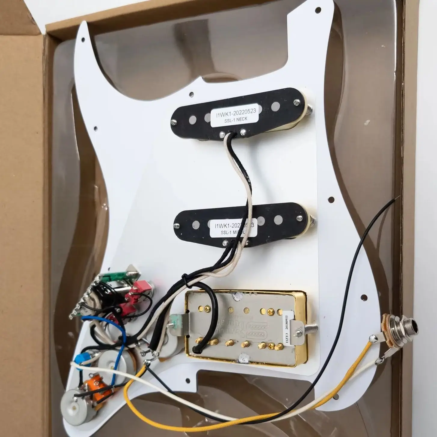SSH Guitar Prewired Loaded Pickguard Set,with Alnico 5 Humbucker Pickups Set for ST Electric Guitars Replacement Parts