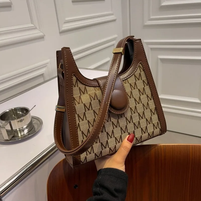 High End Minimalist Leather Diaper Bag Ladies Fashionable Clutch Mini Crossbody Handbag For Shopping Business Party