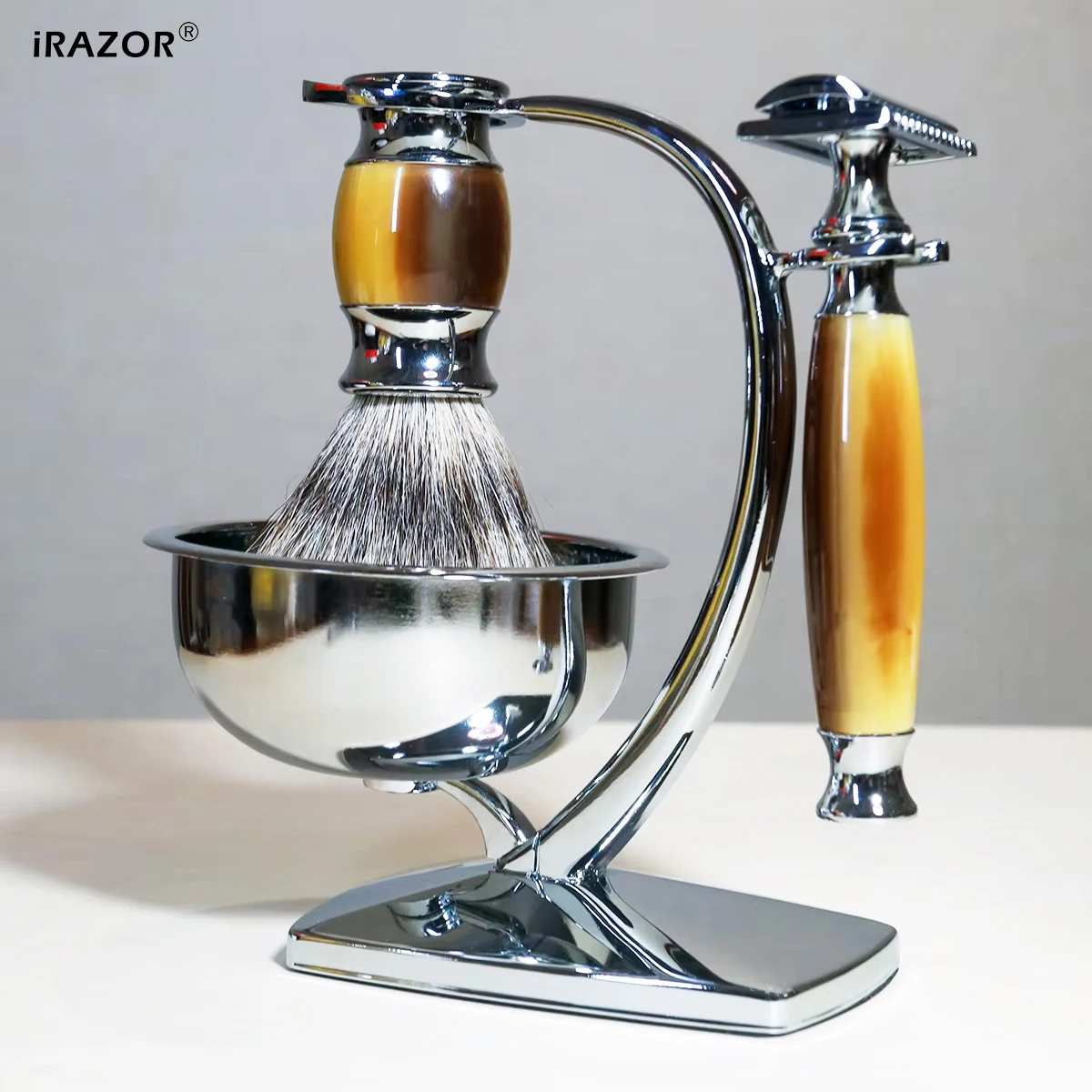 iRAZOR Classic Męski Zestaw do Golenia z Maszynką na Włosy z Podwójnym Ostrzem, 10 Ostrzy Manualnych, Miska do Golenia i Pędzel z Włosia Jeża Silvertip - Zestaw Prezentowy — zdjęcie 5
