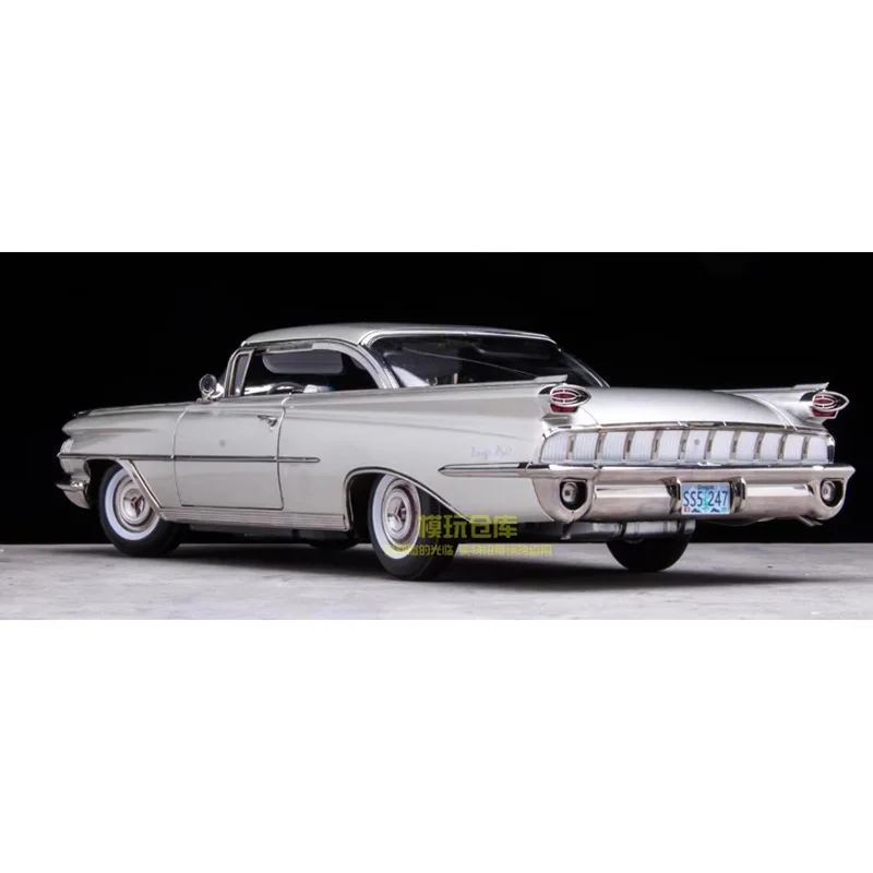 Diecast 1/18 Schaal Sun Star 98 Platinum Edition Amerikaanse Sedan Automodel Legering Model Collectie Decoratieve Display Gift