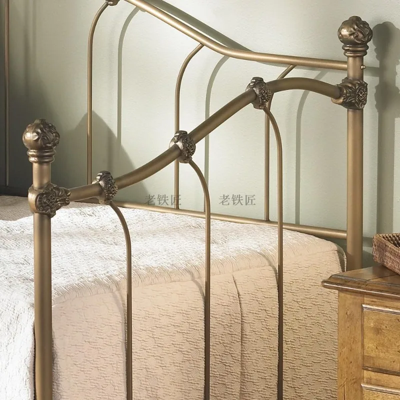 European wrought iron sofa bed single bed simple princess bed sitting and sleeping small apartment, can be customized push-pull