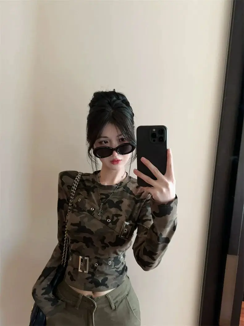 Taktische Camouflage Langarm-T-Shirts für Damen Herbst Coquette Sexy Y2K Top mit Gürtel Trendige Mode Übergroße Figurbetonte Basic-Tees – Detail 9