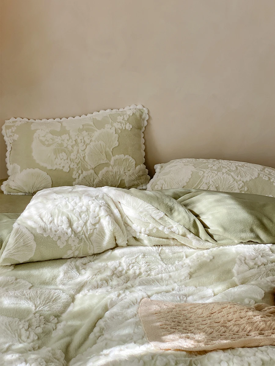 

Winter Thickened Warmth Carving Velvet Milk Velvet Four-Piece Set Bedding Coral Velvet Duvet Cover Bed Sheet Bedding Style