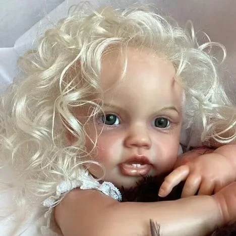 Dostosowana oferta 24-calowa lalka Reborn Baby Lottie z ręcznie ukorzenionymi blond kręconymi włosami, wykończona lalka z różną sukienką