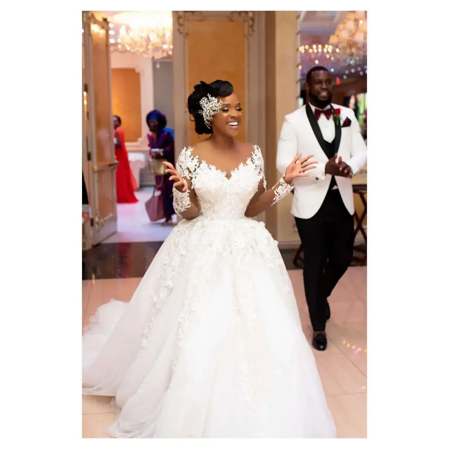 カスタマイズされたアフリカボールウェディングドレス長袖レースアップリケビーズブライダルドレスシアークルーネックvestidosプラスサイズ