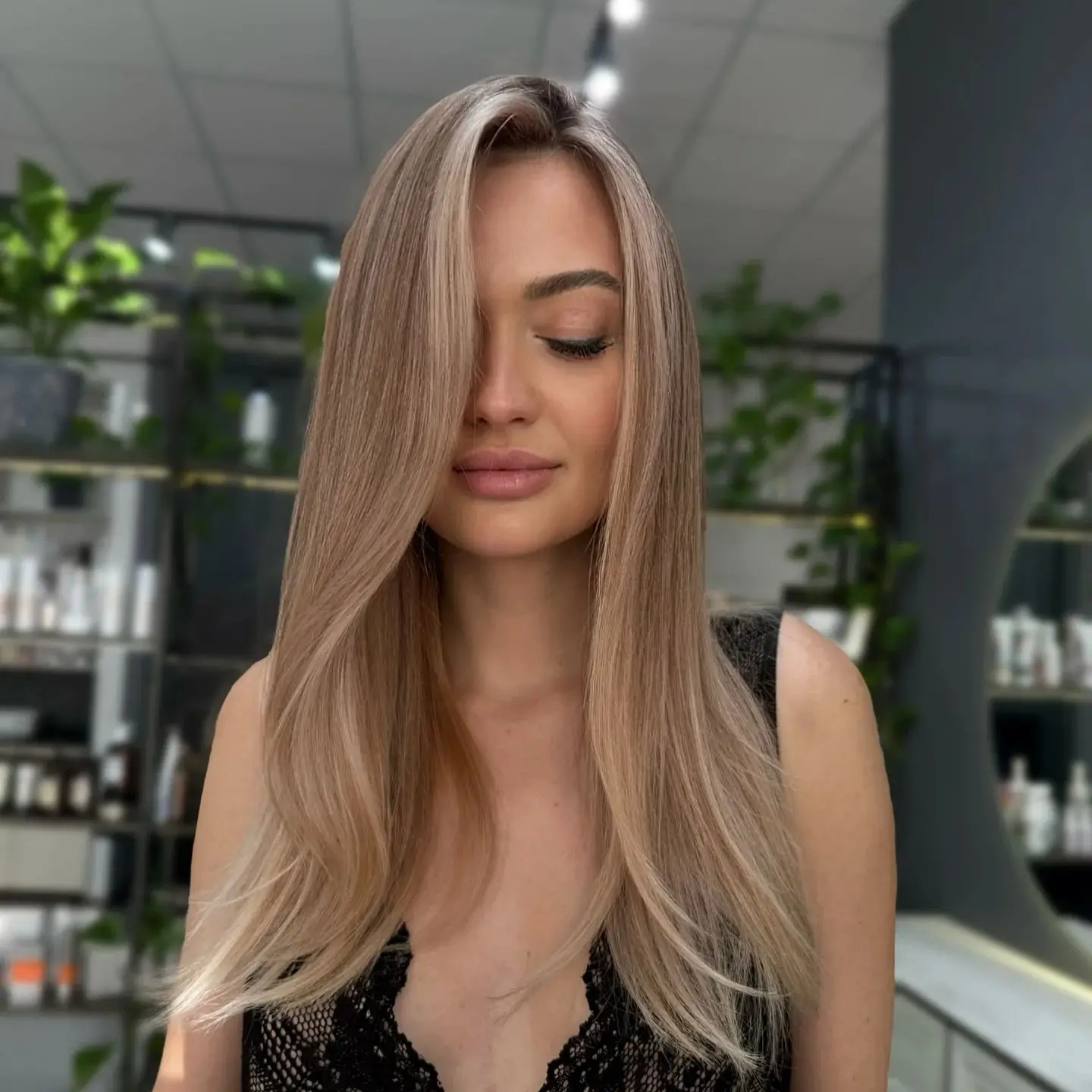 

Straight Women's Gluelwss wig Lace Front Synthetic Wigs Light Brown Free Part 180% Density 13×4 Transparent lace wig