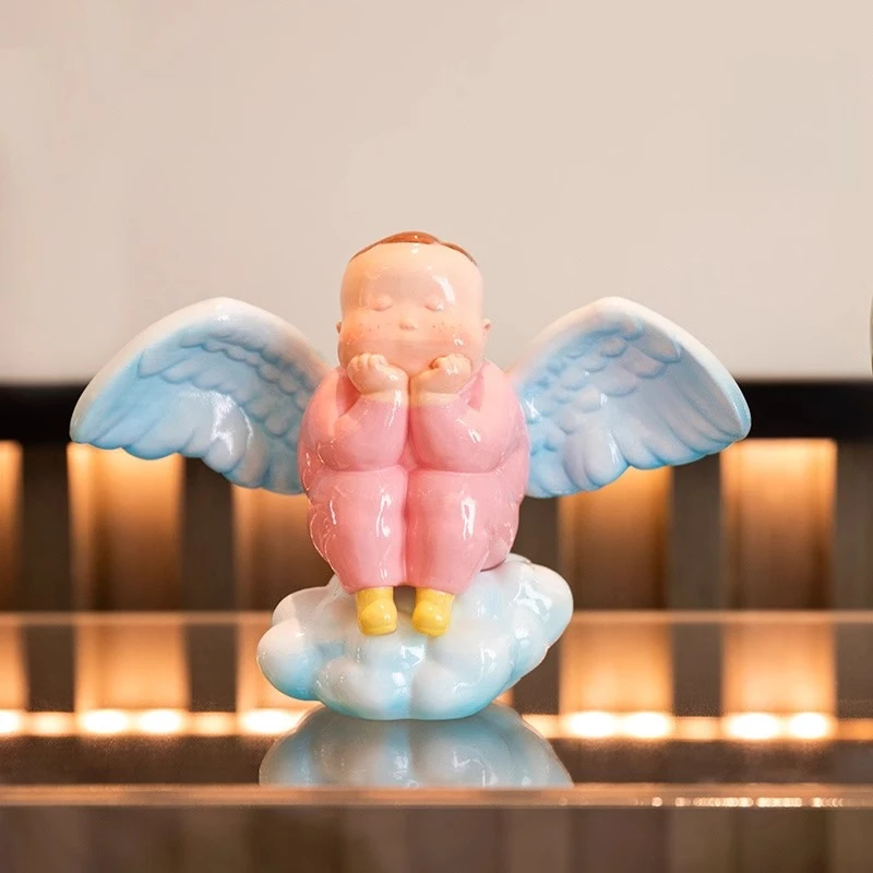 

Sculptures, rare works of art, limited edition ornaments