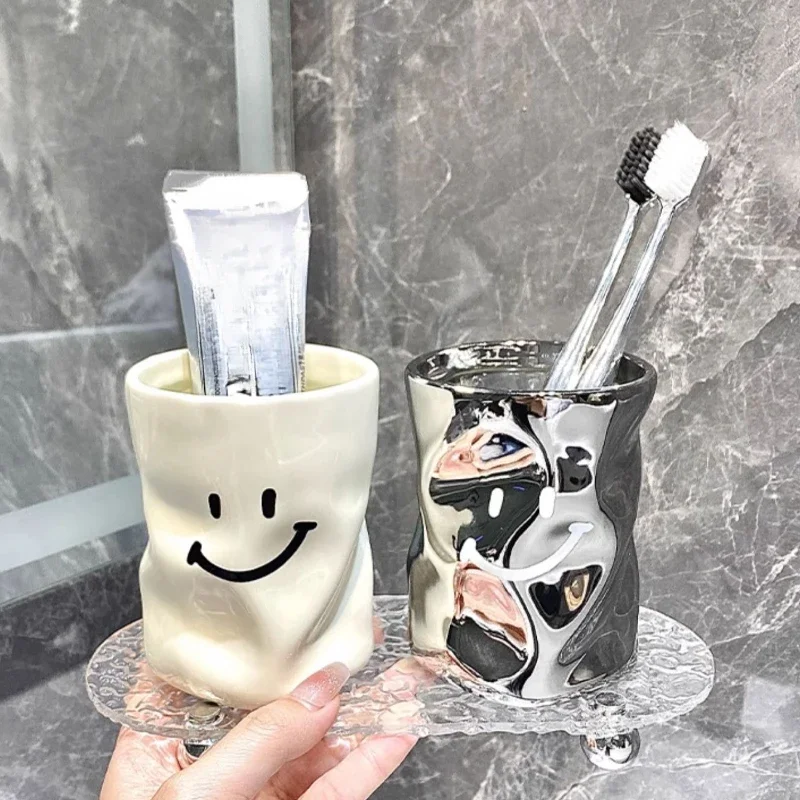 1pc Ceramic Smiling Face Mouthwash Cup Bathroom Home Toothbrush Cup No Handle Mouthwash Cup Homestay Supplies Home Accessories