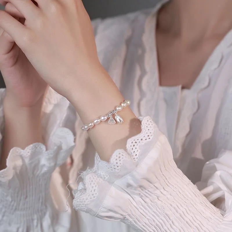 French Retro Imitation Pearl Lotus Seedpod Handmade Bracelet for Women Light Luxury Unique Niche Joyful Bead Bracelet Wholesale