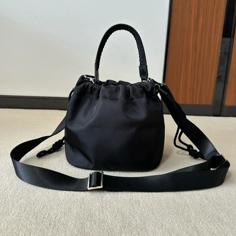 حقيبة دلو من النايلون ذات سعة كبيرة، تصميم أنيق ومقاوم للماء وخفيف الوزن للتنقل اليومي وحقيبة كروس كاجوال #2