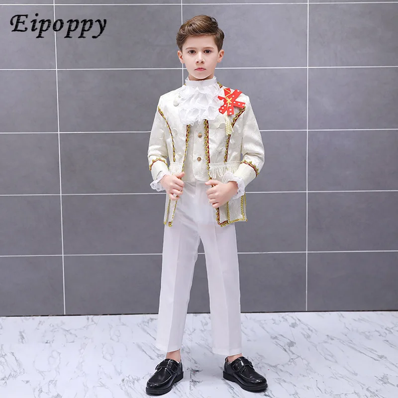 أداء الرجال الرجعية اللباس الأمير ، الساحرة مجموعة اللباس المرحلة الأوروبي