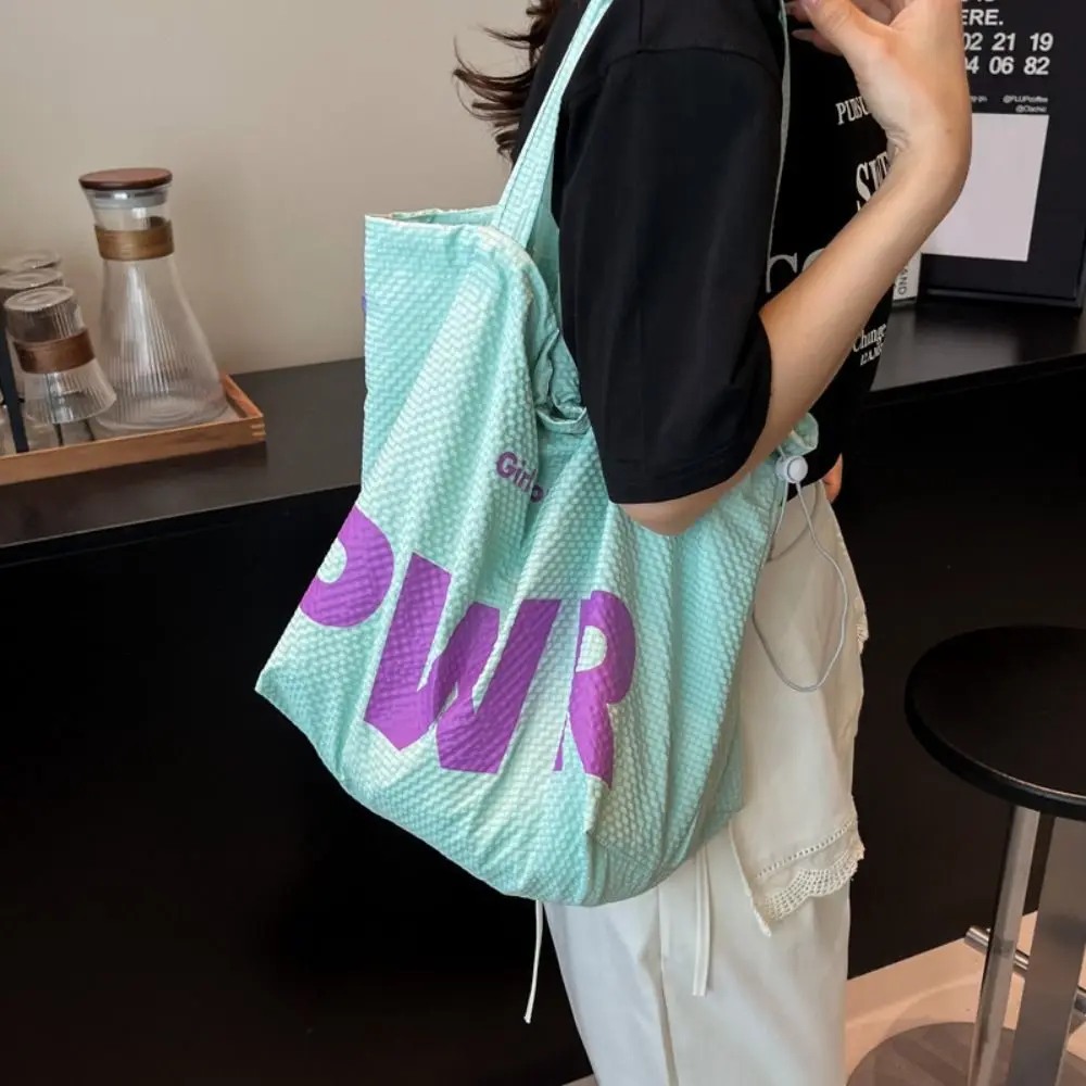 Versatile Korean Style Woman's Shoulder Bag Portable Lightweight Large Capacity Handbags Casual INS Nylon Bucket Bag Female