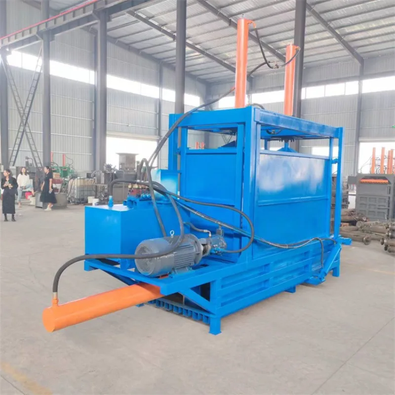 Самоходный пресс для соломы и перца