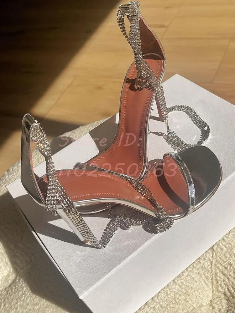 Kristall Knöchel riemen dünne Absätze Sandalen glatte Satin quadratische Zehen Strass Kreuz kette Stilettos Sandalen Frauen Kleid Schuhe 2024