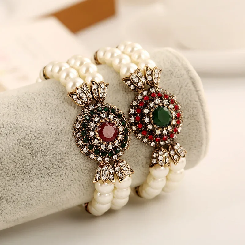 European and American Popular Handmade Jewelry Fashion Red and Green Jewelry Retro Luxury Pearl Bracelet