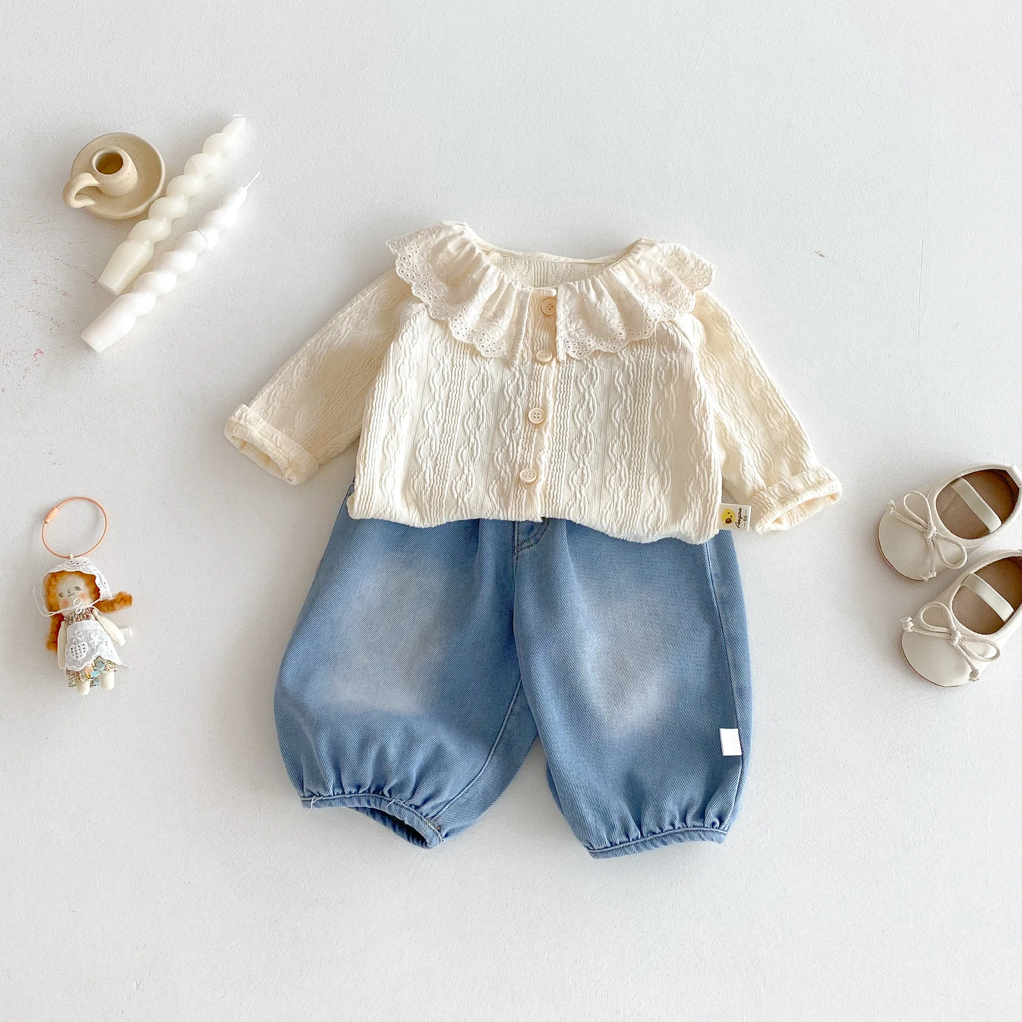 Lange Jeanshosen für Mädchen, lässige Herbsthosen mit Spitzenbesatz, klassische Damenjeans mit enganliegender Passform – Detail 1