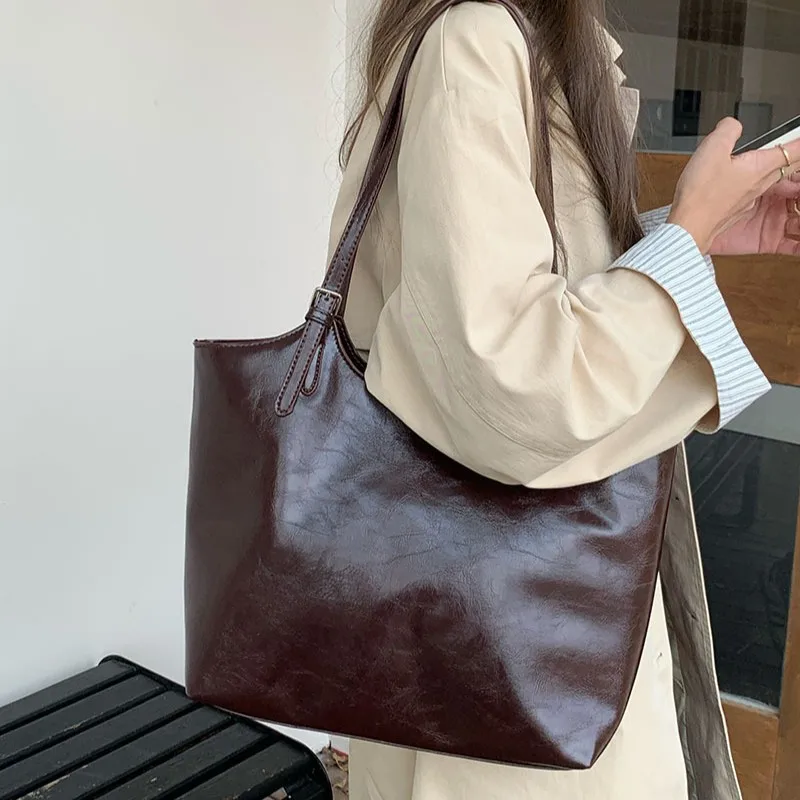 

PU leather soft leather large-capacity underarm bag, casual commuting style, versatile single-shoulder tote bag, women's bag