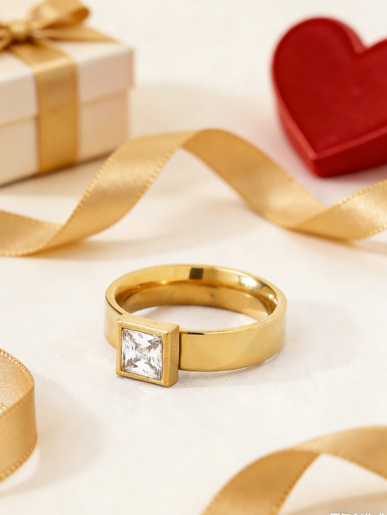1Pc Exquisite Temperament Fashion Charm Senior Sense Stainless Steel 18K Gold Plated With Square Diamond Couple Ring